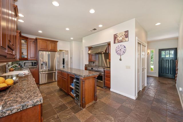 2255 Ironwood Ln, Lincoln, CA 95648