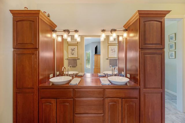 2255 Ironwood Ln, Lincoln, CA 95648