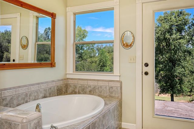 2255 Ironwood Ln, Lincoln, CA 95648