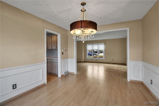 153 Mill Valley Ct, Amherst, NY 14051