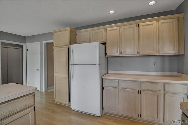 153 Mill Valley Ct, Amherst, NY 14051