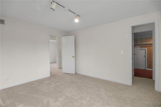 153 Mill Valley Ct, Amherst, NY 14051