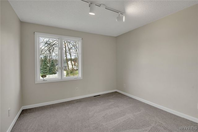 153 Mill Valley Ct, Amherst, NY 14051