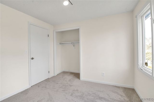 153 Mill Valley Ct, Amherst, NY 14051