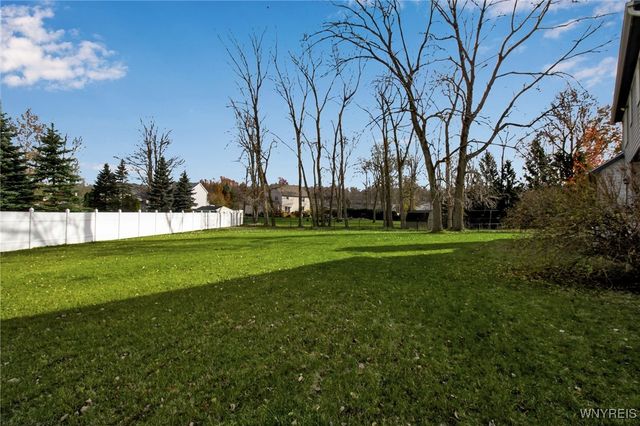 153 Mill Valley Ct, Amherst, NY 14051