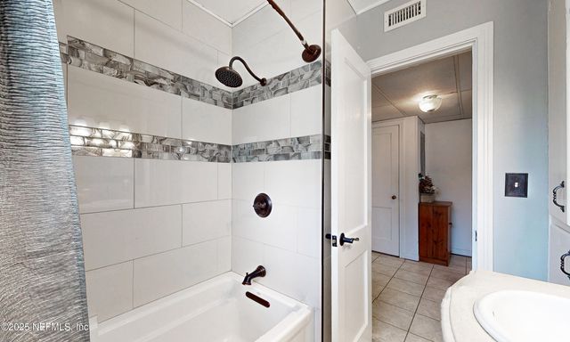 5110 JANICE Circle E, Jacksonville, FL 32210