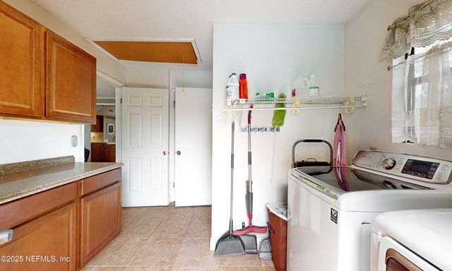 5110 JANICE Circle E, Jacksonville, FL 32210