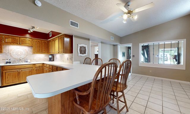 5110 JANICE Circle E, Jacksonville, FL 32210