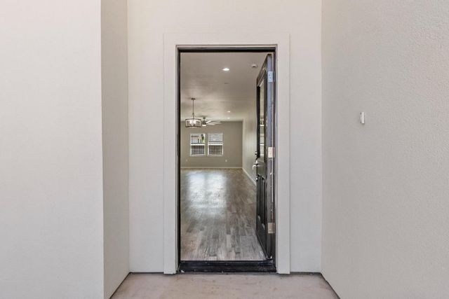 232 E Roseburg Ave, Modesto, CA 95350