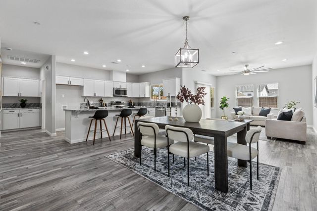 232 E Roseburg Ave, Modesto, CA 95350