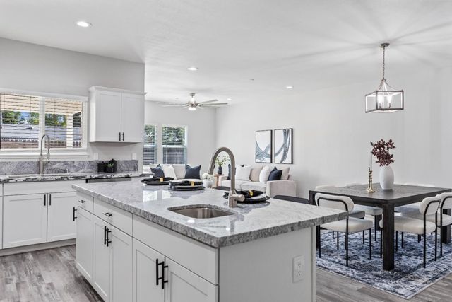 232 E Roseburg Ave, Modesto, CA 95350