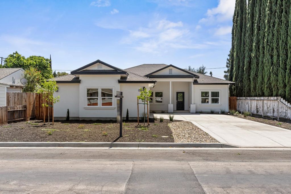 232 E Roseburg Ave, Modesto, CA 95350