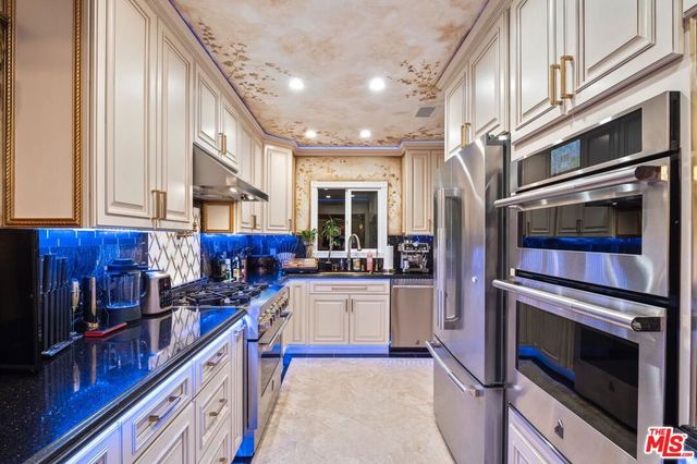 17419 Cohasset Street, Van Nuys, CA 91406