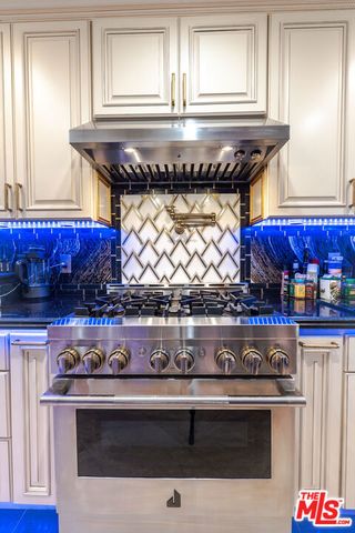 17419 Cohasset Street, Van Nuys, CA 91406