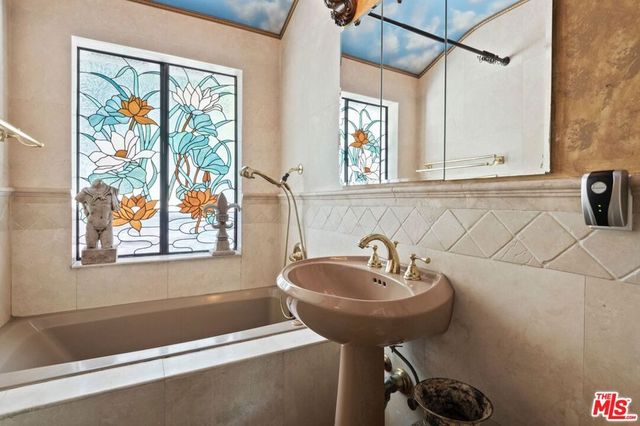 17419 Cohasset Street, Van Nuys, CA 91406