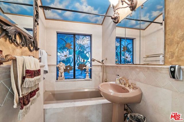 17419 Cohasset Street, Van Nuys, CA 91406