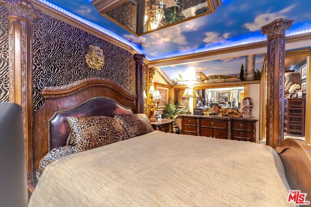 17419 Cohasset Street, Van Nuys, CA 91406