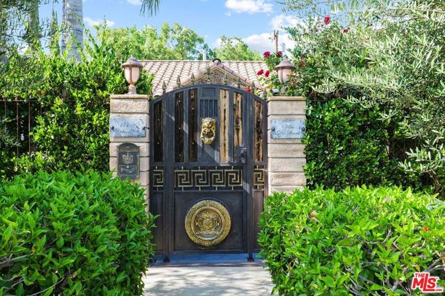 17419 Cohasset Street, Van Nuys, CA 91406