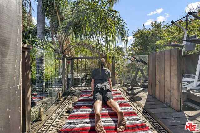 17419 Cohasset Street, Van Nuys, CA 91406