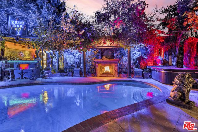 17419 Cohasset Street, Van Nuys, CA 91406