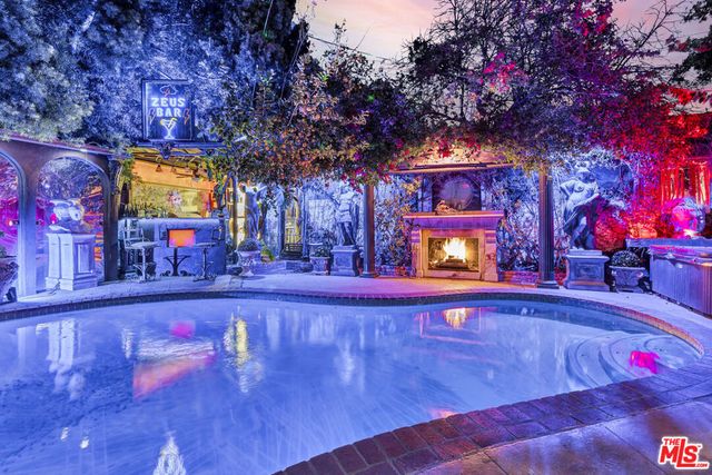 17419 Cohasset Street, Van Nuys, CA 91406