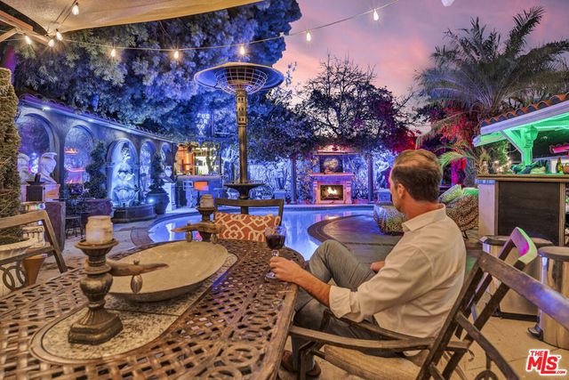 17419 Cohasset Street, Van Nuys, CA 91406