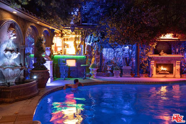 17419 Cohasset Street, Van Nuys, CA 91406