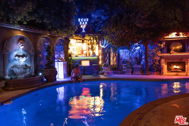 17419 Cohasset Street, Van Nuys, CA 91406