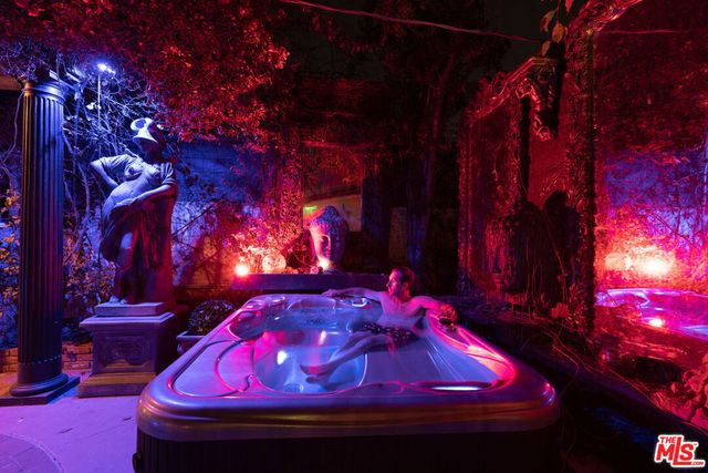 17419 Cohasset Street, Van Nuys, CA 91406