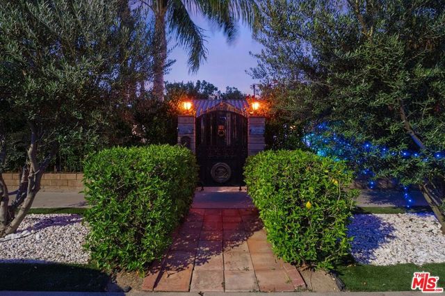 17419 Cohasset Street, Van Nuys, CA 91406