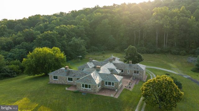 1207 FLOHRS CHURCH RD, Biglerville, PA 17307