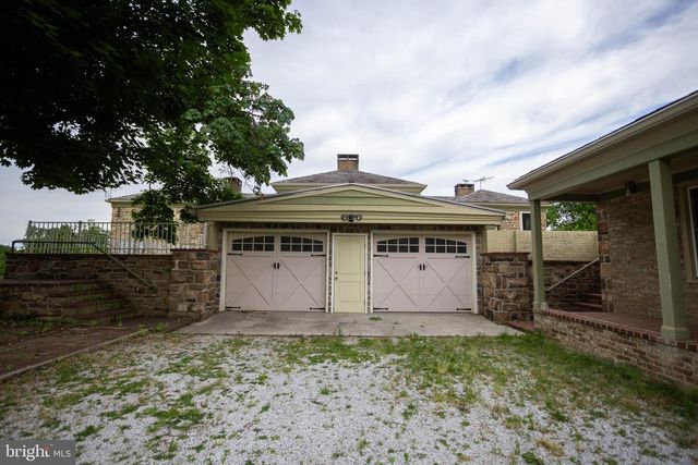 1207 FLOHRS CHURCH RD, Biglerville, PA 17307