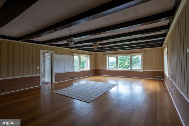 1207 FLOHRS CHURCH RD, Biglerville, PA 17307