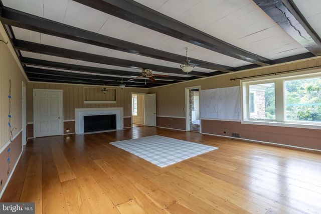 1207 FLOHRS CHURCH RD, Biglerville, PA 17307