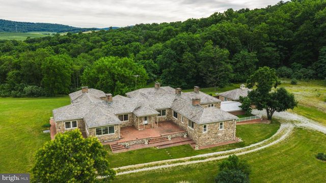 1207 FLOHRS CHURCH RD, Biglerville, PA 17307