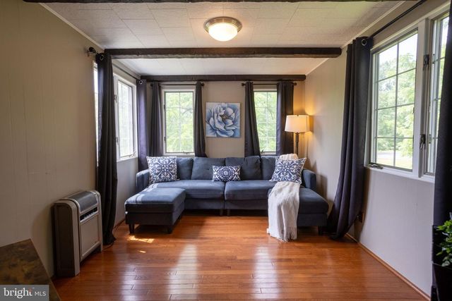 1207 FLOHRS CHURCH RD, Biglerville, PA 17307