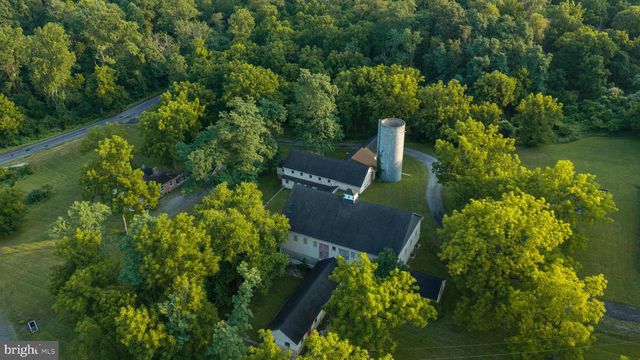 1207 FLOHRS CHURCH RD, Biglerville, PA 17307