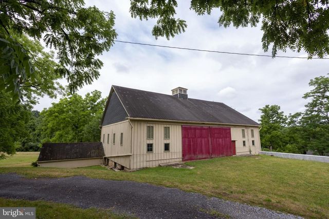 1207 FLOHRS CHURCH RD, Biglerville, PA 17307