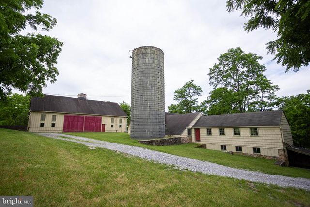 1207 FLOHRS CHURCH RD, Biglerville, PA 17307