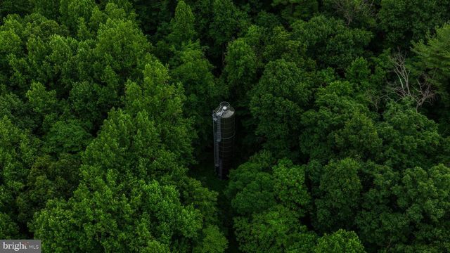 1207 FLOHRS CHURCH RD, Biglerville, PA 17307