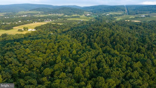 1207 FLOHRS CHURCH RD, Biglerville, PA 17307