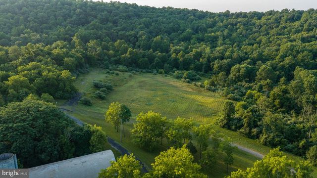1207 FLOHRS CHURCH RD, Biglerville, PA 17307