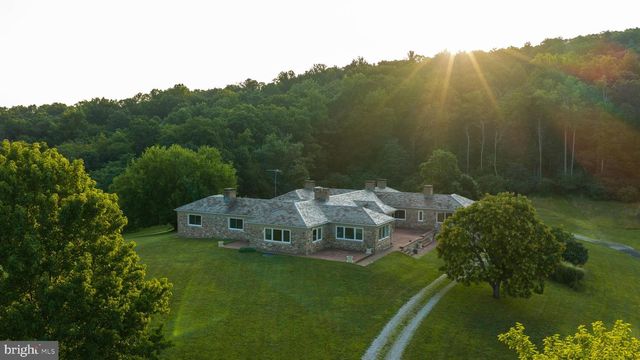 1207 FLOHRS CHURCH RD, Biglerville, PA 17307