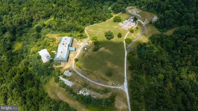 1207 FLOHRS CHURCH RD, Biglerville, PA 17307