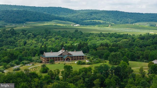 1207 FLOHRS CHURCH RD, Biglerville, PA 17307