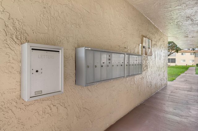 752 Lori Drive 219, Palm Springs, FL 33461