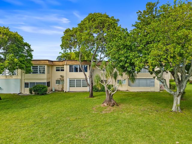 752 Lori Drive 219, Palm Springs, FL 33461