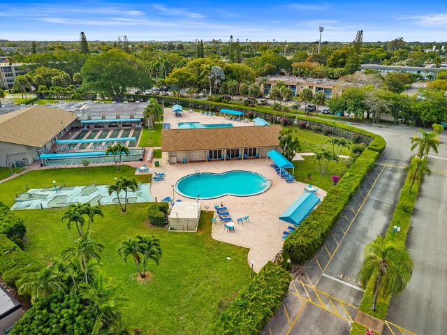 752 Lori Drive 219, Palm Springs, FL 33461