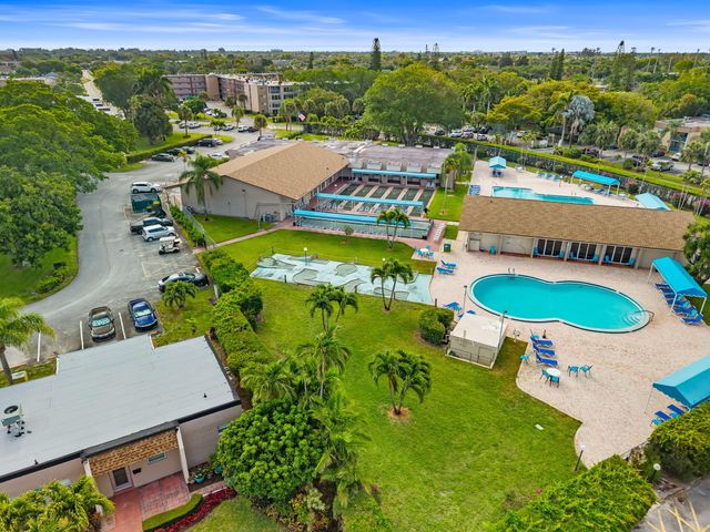 752 Lori Drive 219, Palm Springs, FL 33461