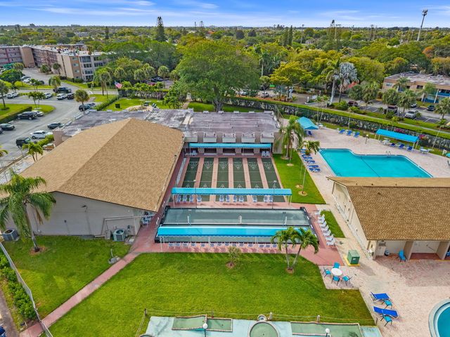 752 Lori Drive 219, Palm Springs, FL 33461